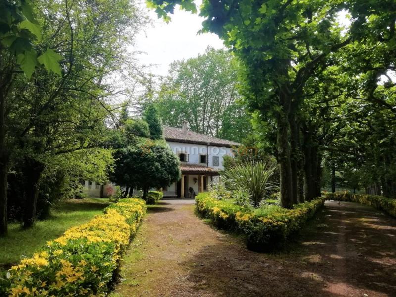 Adosado en venta en  Llanera