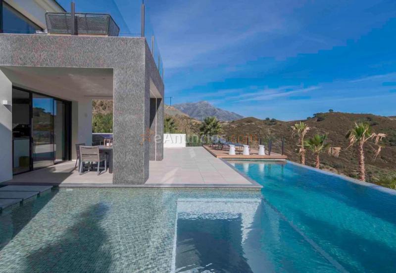 Adosado en venta en  URB LA QUINTA, La Quinta, Benahavís