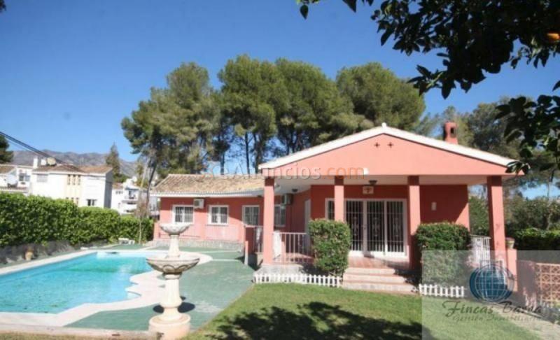 Adosado en venta en  Las Lagunas, Mijas