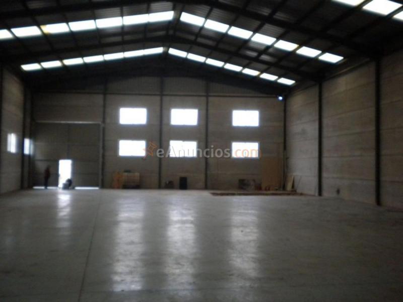 Edificio en venta en  Vilamarxant