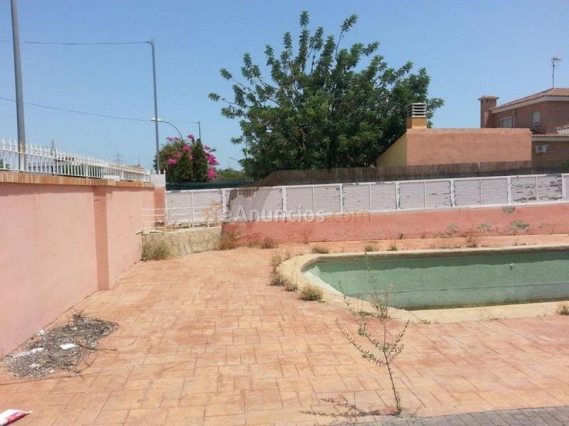 Adosado en venta en  Entrepinos, L'Eliana