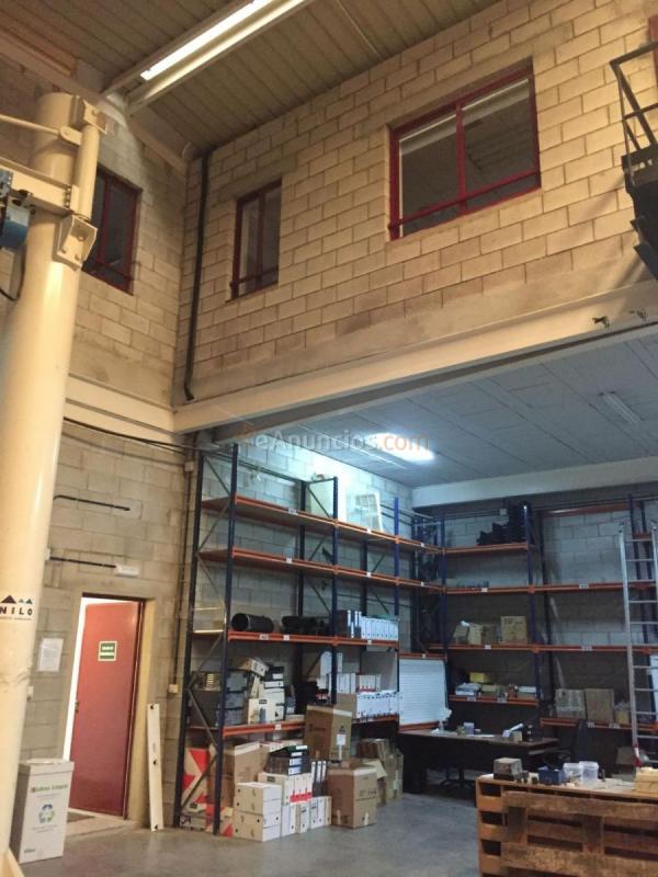 Edificio en venta en Calle Pincel, Pino Montano, Sevilla