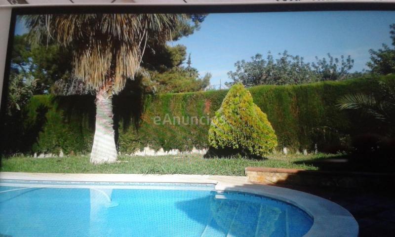 Adosado en venta en  Riba-Roja de Túria