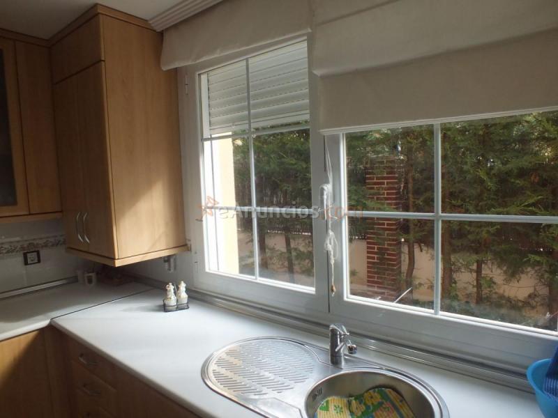 Casa en venta en Calle Azucena, Villamuriel de Cerrato