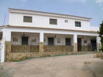 Adosado en venta en  Calle Fuente, Requena