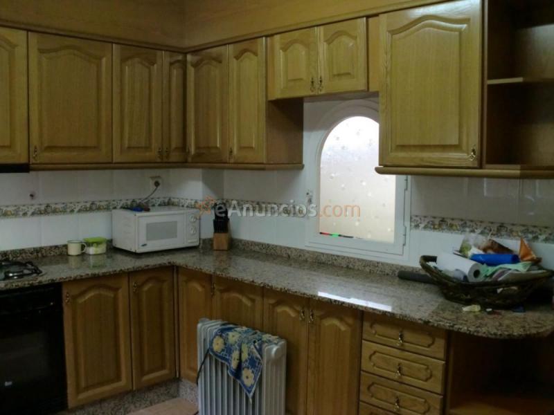 Adosado en venta en  Calle Fuente, Requena