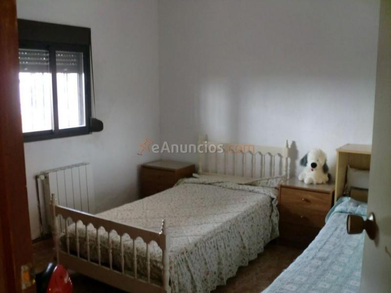 Adosado en venta en  Calle Fuente, Requena