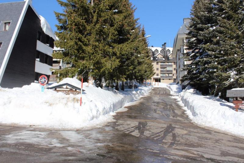 Apartamento en venta en Calle Urbanizacion Los Aludes, Aísa