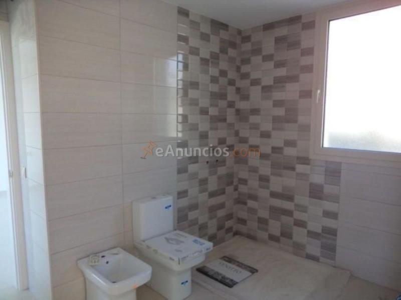 Adosado en venta en  L'Eixample, Sant Feliu de Guíxols