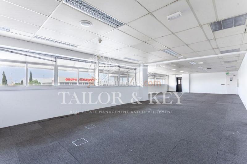 Edificio en alquiler en Calle Eje 2, Villa de Vallecas, Madrid