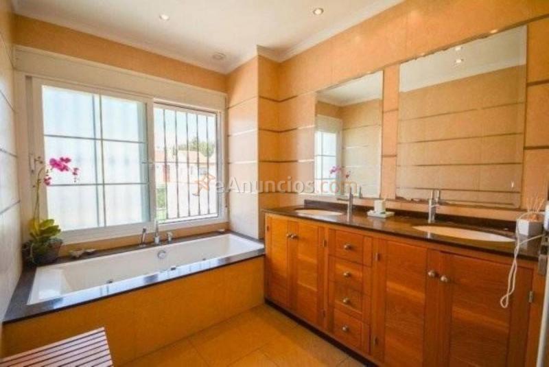 Casa en venta en Calle Sirio, Nueva Andalucía, Marbella