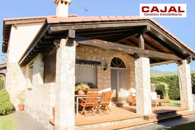 Adosado en venta en  Riaza