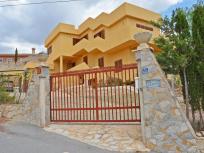 Adosado en venta en  Crevillente