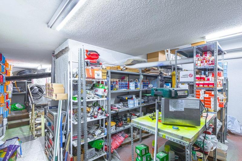 Local Comercial en venta en  Puentelarra, Villa de Vallecas, Madrid