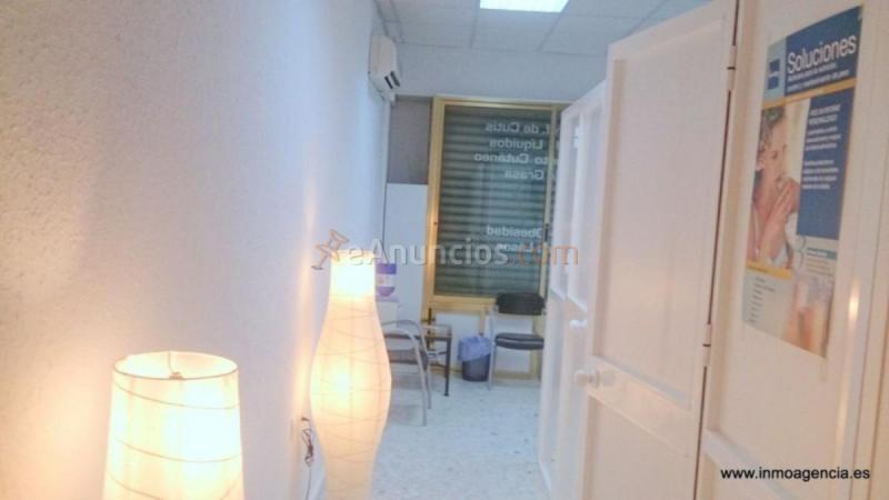 Local Comercial en venta en  Avenida la Aeronáutica, Sevilla este, Sevilla
