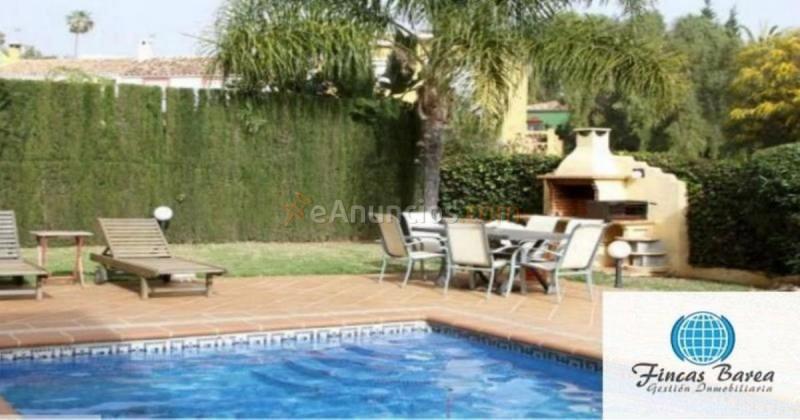 Casa en venta en  urbanización las flores, Rio Real-Los Monteros, Marbella