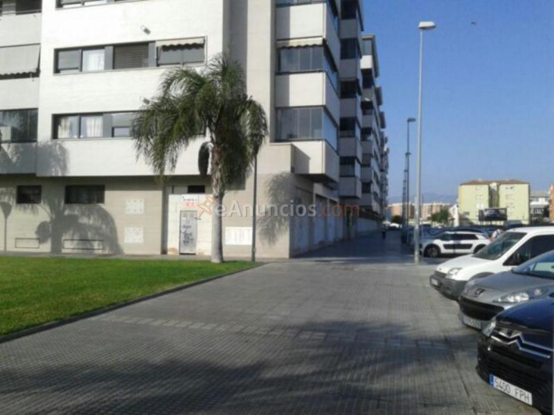 Local Comercial en venta en  Carretera de Cádiz, Málaga