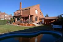 Adosado en venta en Calle Río Camba, Las Eras de Renueva, León