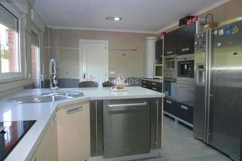 Adosado en venta en Calle Río Camba, Las Eras de Renueva, León