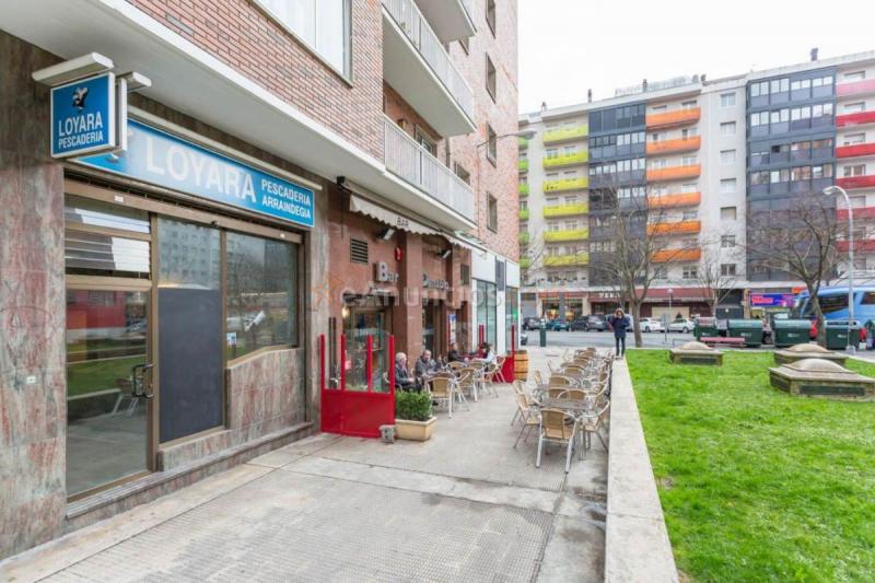 Local Comercial en venta en Calle del Monasterio de Urdax, San Juan, PamplonaIruña