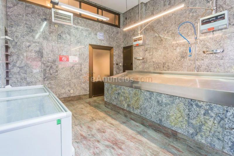 Local Comercial en venta en Calle del Monasterio de Urdax, San Juan, PamplonaIruña