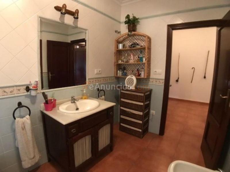 Adosado en venta en  Sanlúcar la Mayor