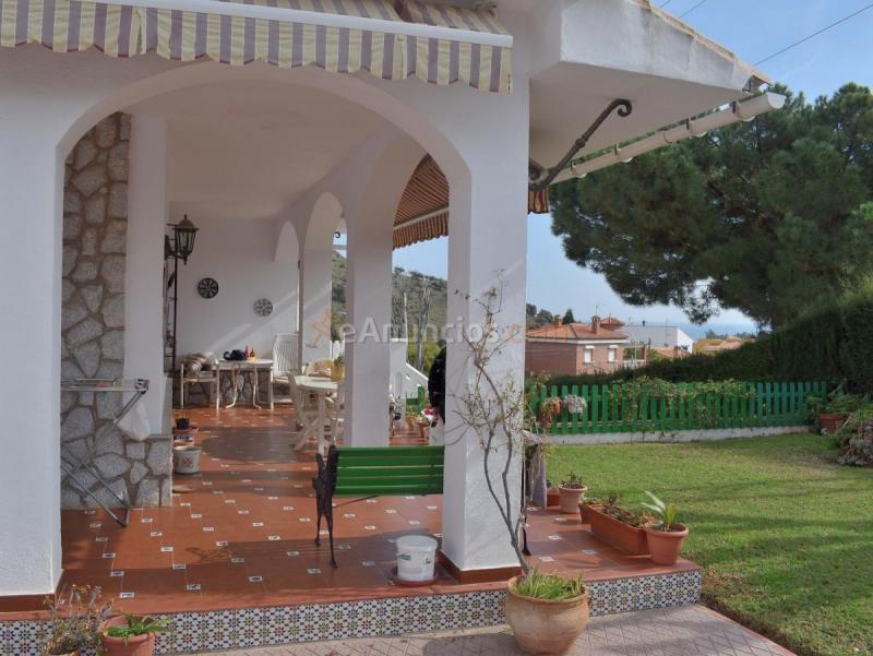 Adosado en venta en  Chilches