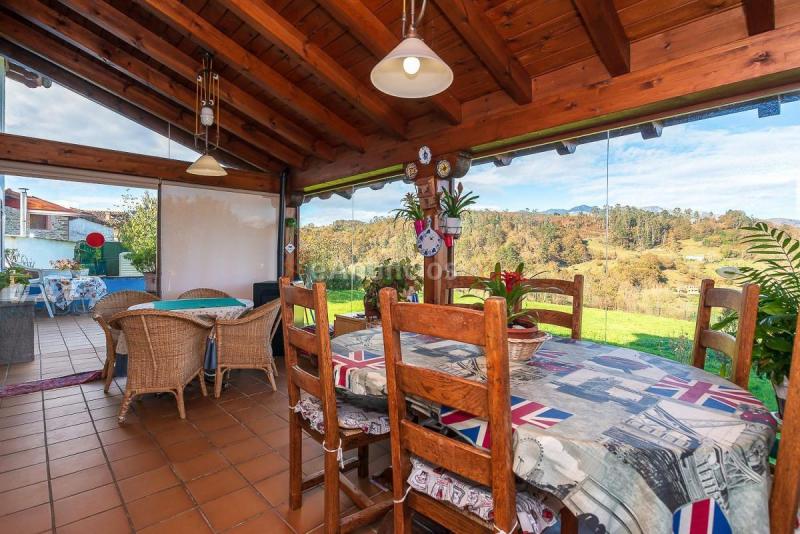 Adosado en venta en  Parres