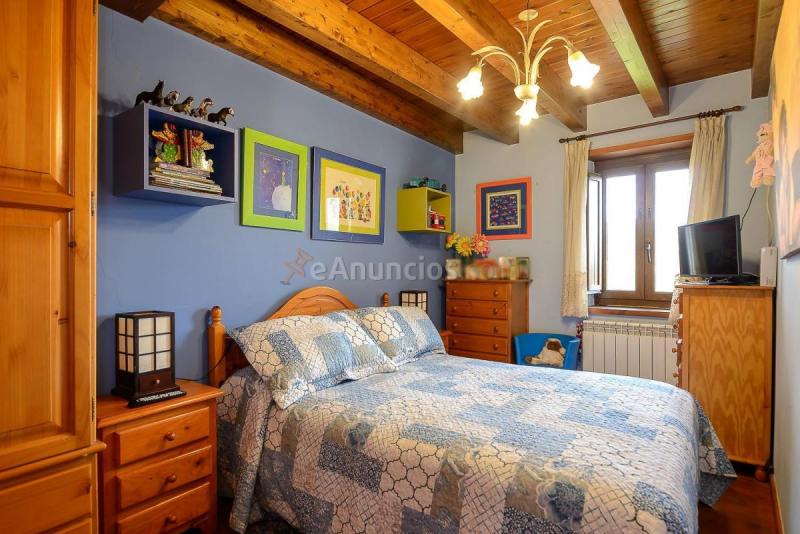 Adosado en venta en  Parres