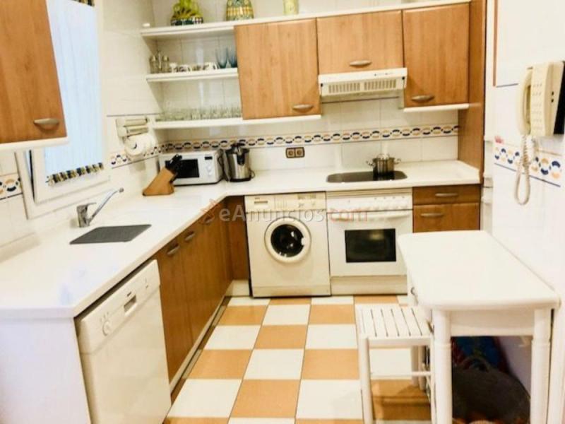 Apartamento en venta en  Urb. Marbella Real, Nagüeles-Milla de Oro, Marbella