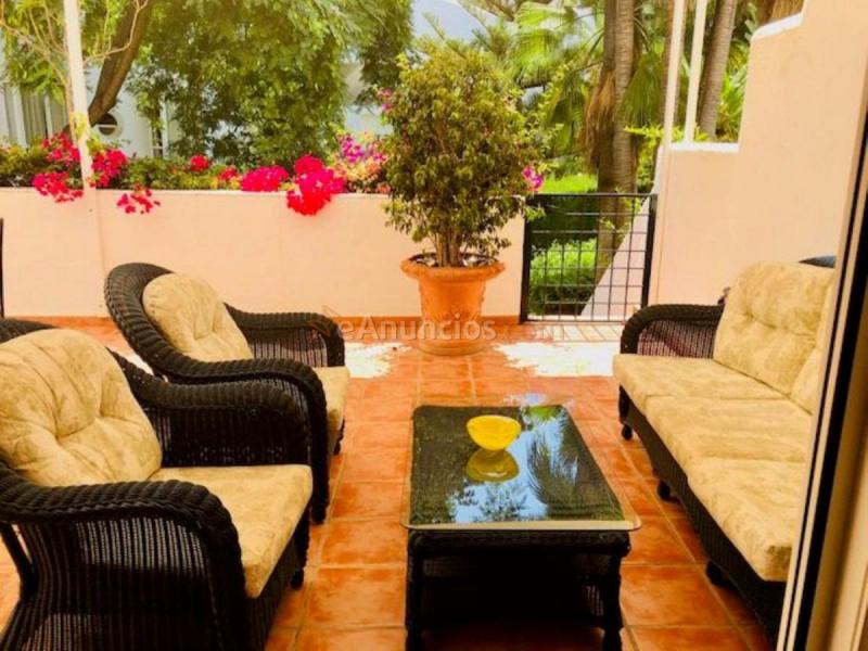 Apartamento en venta en  Urb. Marbella Real, Nagüeles-Milla de Oro, Marbella