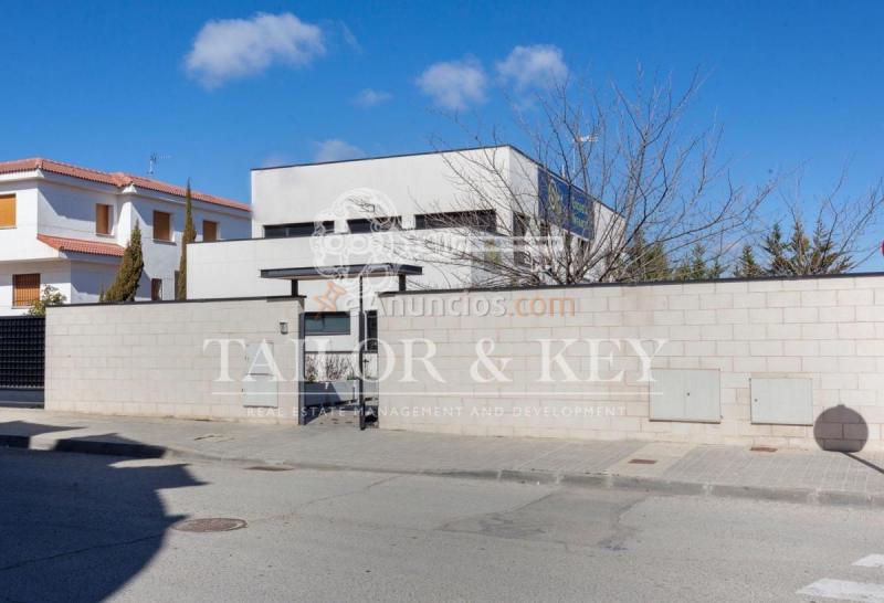 Local Comercial en venta en Calle la Cruz de la Sangre, Sevilla la Nueva