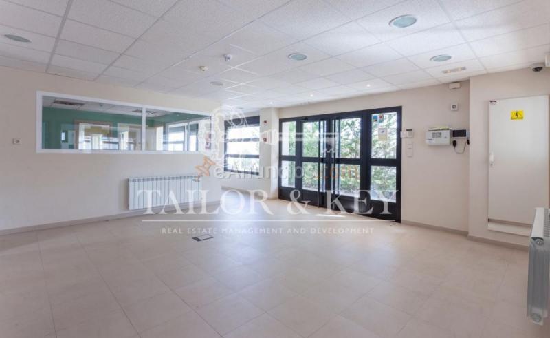 Local Comercial en venta en Calle la Cruz de la Sangre, Sevilla la Nueva