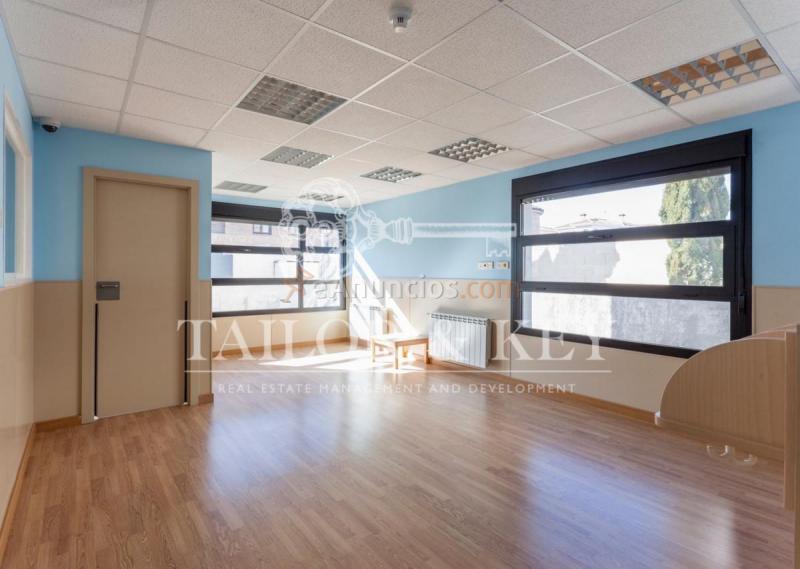 Local Comercial en venta en Calle la Cruz de la Sangre, Sevilla la Nueva