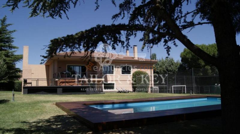 Adosado en venta en Calle valle corta Belagua, Las Lomas, Boadilla del Monte