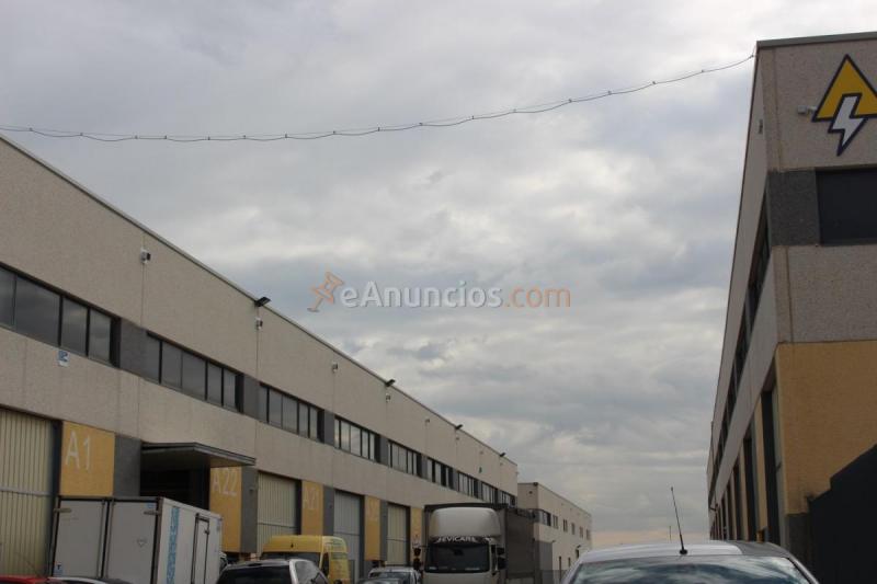 Edificio en venta en Calle Caracas, La Garena, Alcalá de Henares