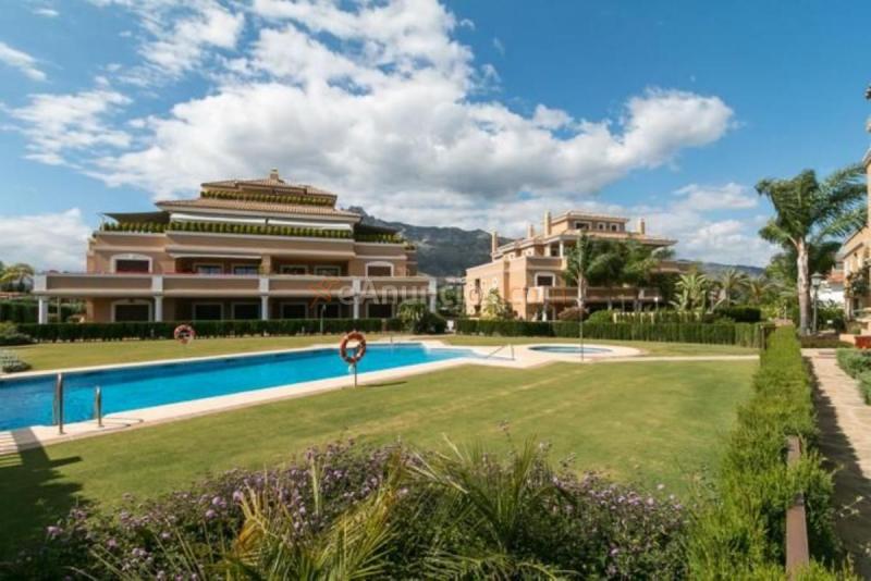 Apartamento en venta en  Urb. lomas del virrey, Nagüeles-Milla de Oro, Marbella