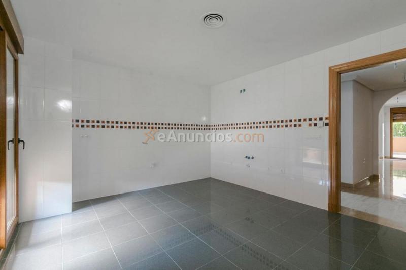 Apartamento en venta en  Urb. lomas del virrey, Nagüeles-Milla de Oro, Marbella