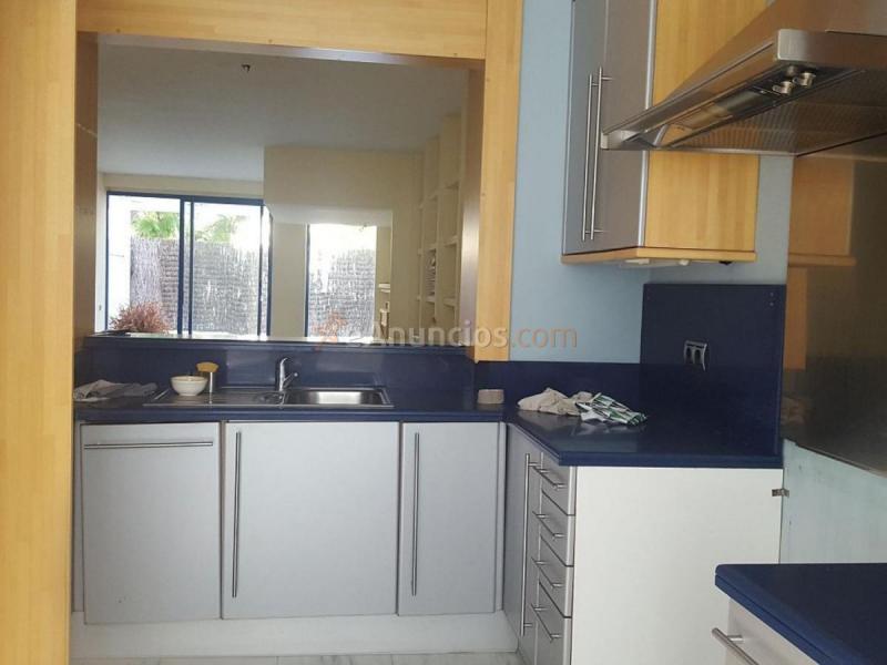 Apartamento en venta en Calle Ramón Gómez de la Serna, Marbella, Marbella Pueblo, Marbella