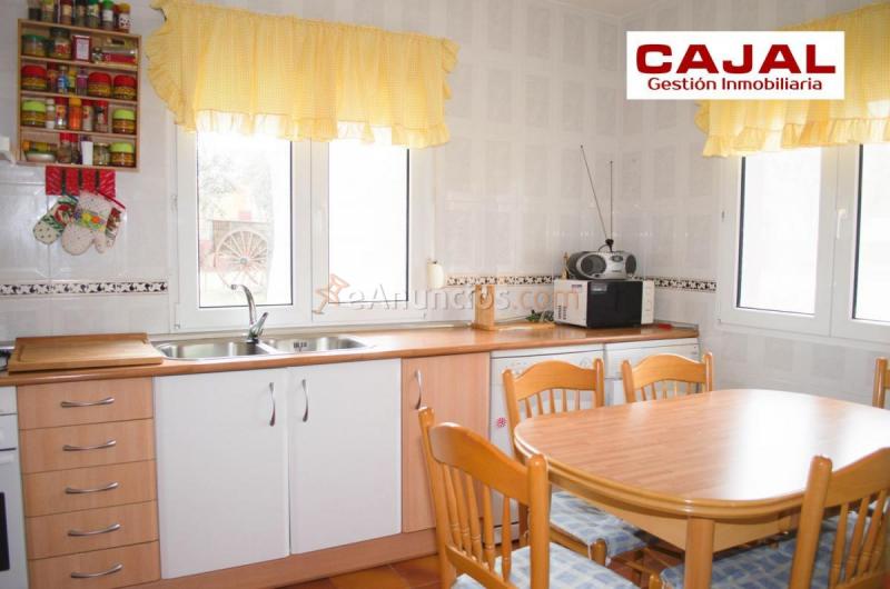 Adosado en venta en  Fresno de Cantespino