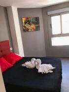 Se alquila habitación con baño Privado.