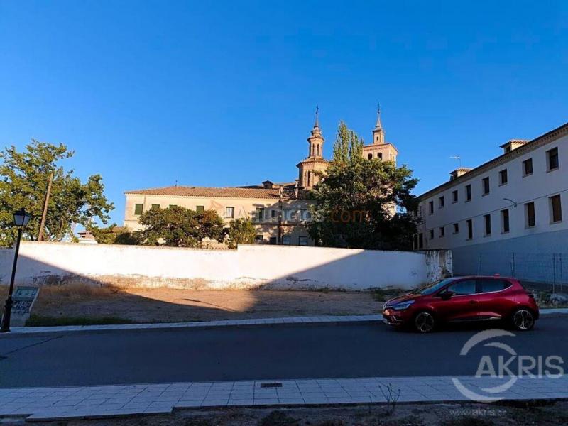 TERRENO URBANO EN EL CENTRO DE OLIAS