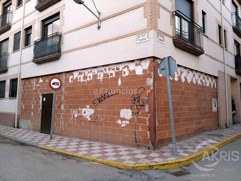 Local de esquina con 111m2 en Cedillo del Condado