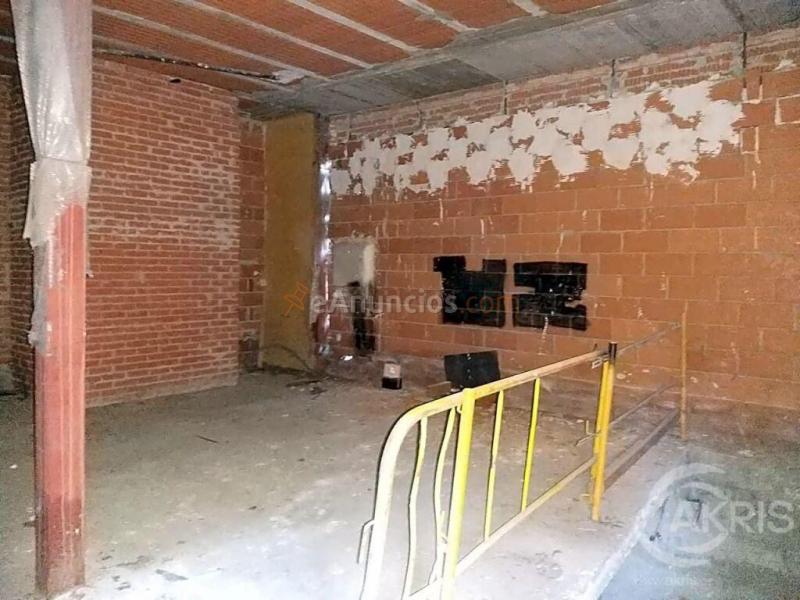 Local de esquina con 111m2 en Cedillo del Condado