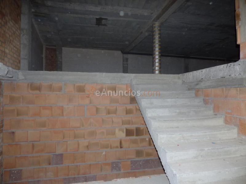 LOCAL DE 330m2 EN ALQUILER EN EL CENTRO DE MANRESA DIÁFANO