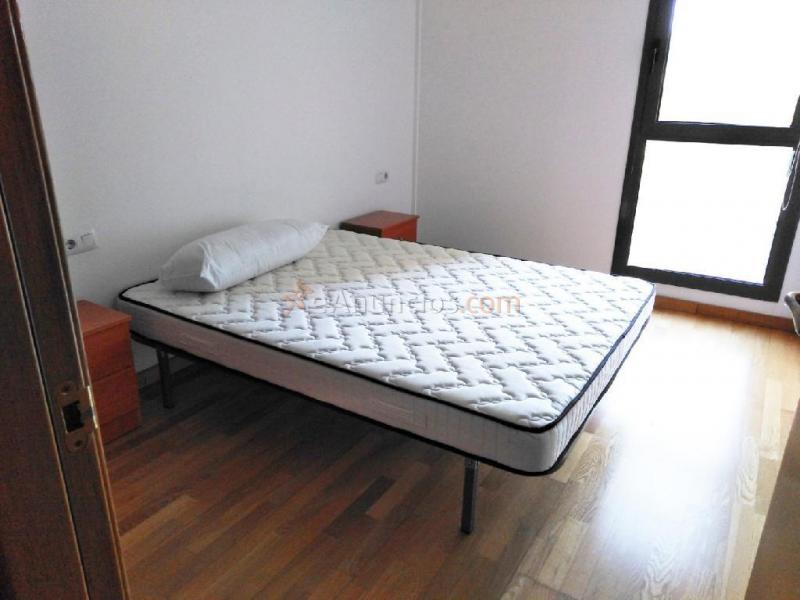 PISO SEMINUEVO EN VENTA DE 2 HABITACIONES CON INQUILINO, EN EL CASCO ANTIGUO DE MANRESA