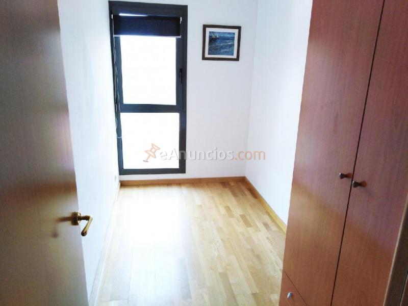 PISO SEMINUEVO EN VENTA DE 2 HABITACIONES CON INQUILINO, EN EL CASCO ANTIGUO DE MANRESA