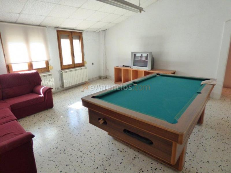 CASA EN VENTA DE 5 HABITACIONES, GARAJE Y TERRAZA EN LA POBLACIÓN DE MONISTROL DE CALDERS