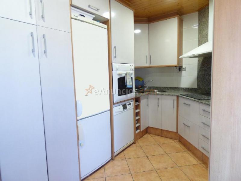 PISO SEMINUEVO DE TRES HABITACIONES Y PÁRQUING EN FINCA CON ASCENSOR EN VENTA EN BALSARENY