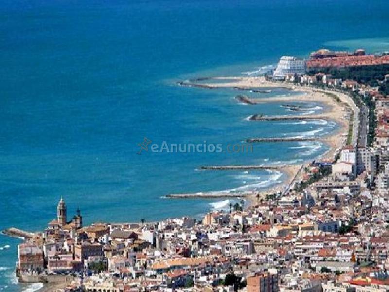 CASTELLDEFELS (BARCELONA) EDIFICIO APARTAMENTOS TURÍSTICOS EN VENTA.